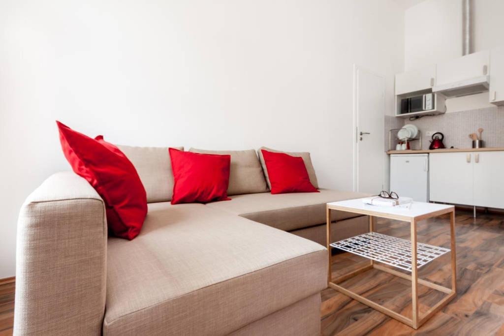 Loft Style Apartment In Hipster Area Будапеща Екстериор снимка